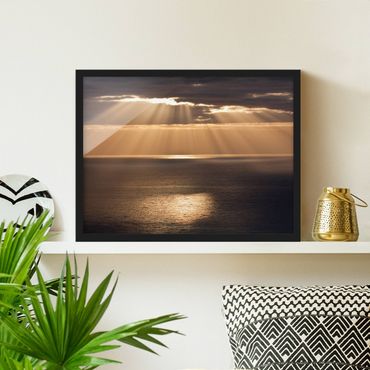 Framed poster - Sun Beams Over The Ocean