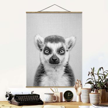 Fabric print with poster hangers - Lemur Ludwig Black And White - Portrait format 3:4