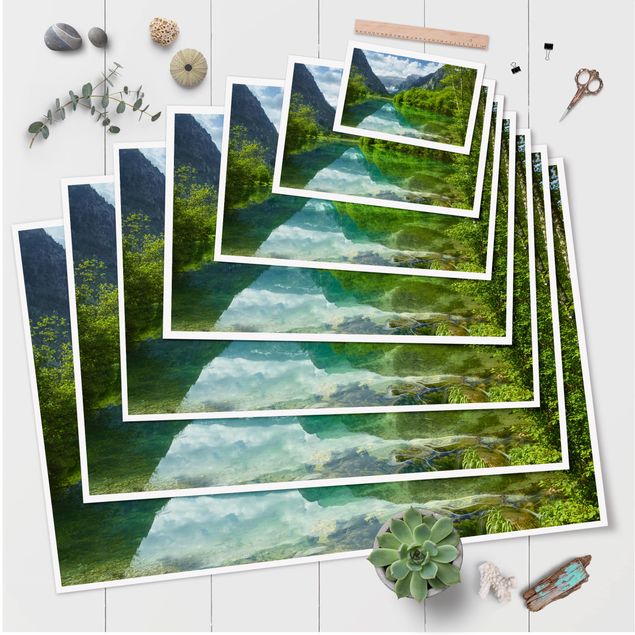 Green canvas wall art Mountain Lake With Water Reflection