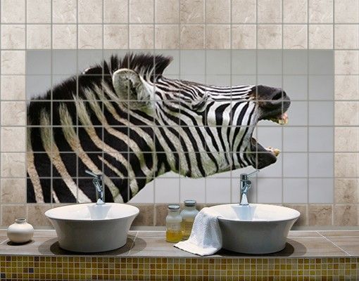 Kitchen Roaring Zebra