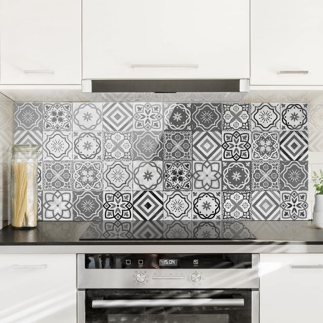 Kitchen Mediterranean Tile Pattern Grayscale
