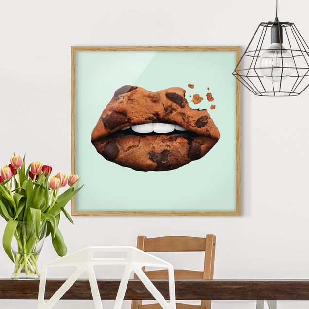 Art prints Lips With Biscuit