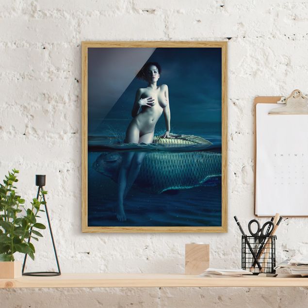 Prints fishes Nude With Fish