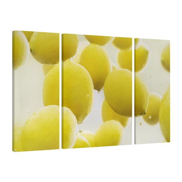 Canvas prints Lemons In Water