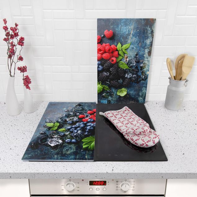 Glass stove top cover Berry Mix With Ice Cubes Wood
