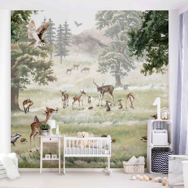 Contemporary wallpaper Gathering of forest animals
